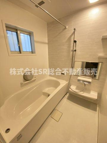 岩田町6丁目中古戸建の浴室|足を伸ばしてゆったりと浸かれます♪