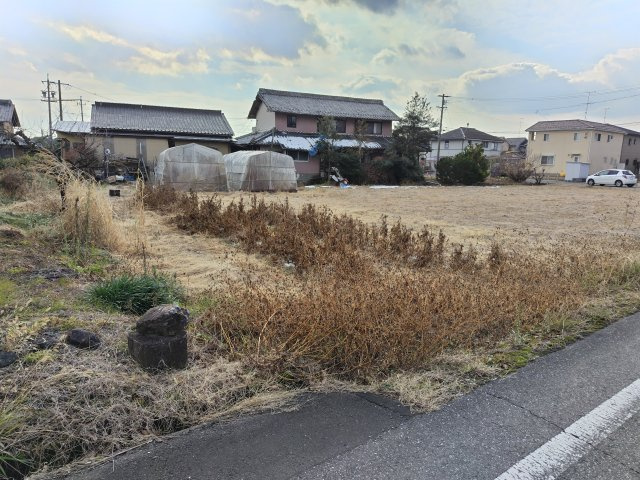 ６４８８３　本巣市上真桑土地の外観