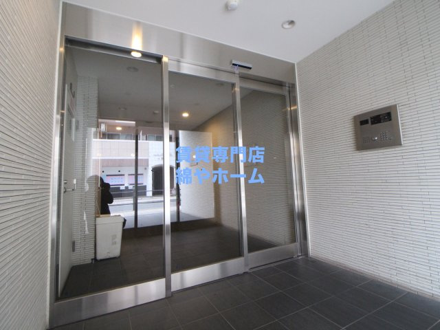 Varius長居公園のエントランス|ゆとりのあるエントランスです