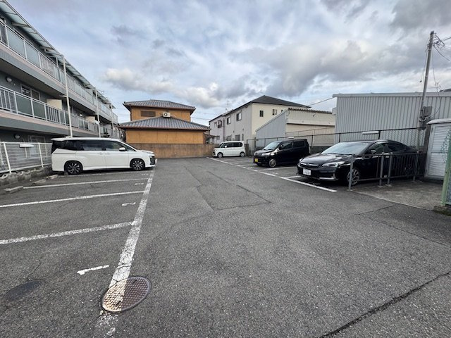 ルミエール深阪の駐車場