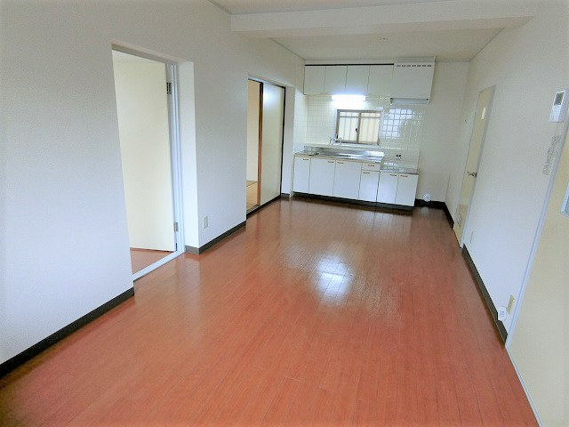 サンライズ西川の居間・リビング