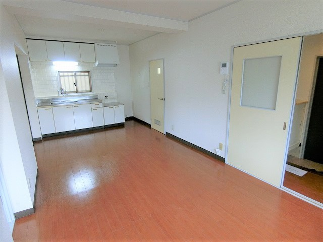 サンライズ西川の居間・リビング