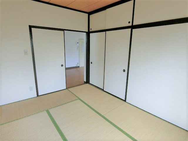 サンライズ西川の寝室