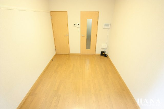 【寝室】 | レオパレス代官町 | ※２階以上はカーペット仕様となります