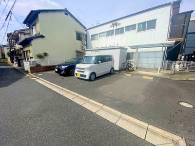 【駐車場】 | パレス | 敷地内駐車場有ります！