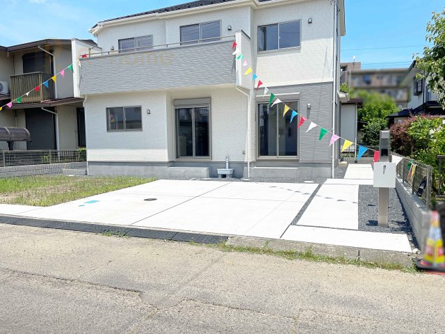 土浦市小松1丁目2期　新築戸建て　1号棟の駐車場|カースペースは2台お停めいただけます♪