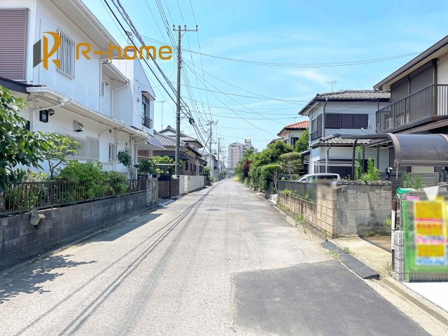 土浦市小松1丁目2期　新築戸建て　1号棟の前面道路含む現地写真|堂々！建物完成♪実際のお部屋をご見学可能です♪
ご見学が一番の資料！お気軽にお問い合わせ下さい♪