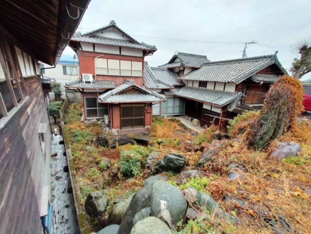 西条市玉津406　土地の周辺