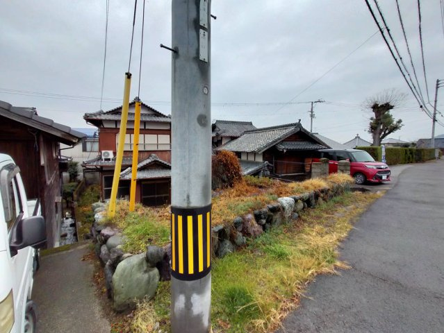 西条市玉津406　土地の周辺