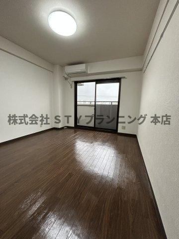 仲介手数料０円！ホウエイアームの居間・リビング