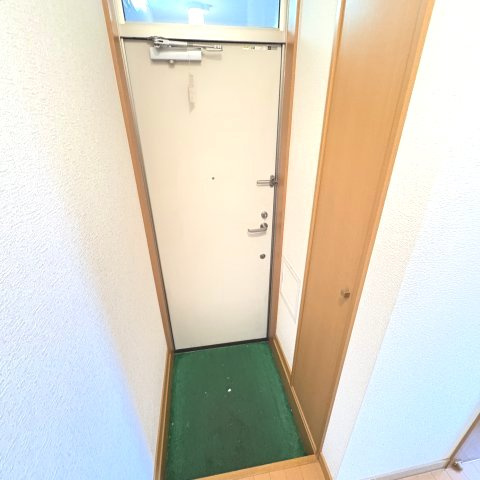 東町グレイスタウンＥの玄関