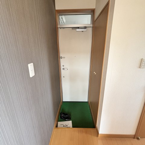 東町グレイスタウンＥの玄関