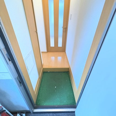 東町グレイスタウンＥの玄関