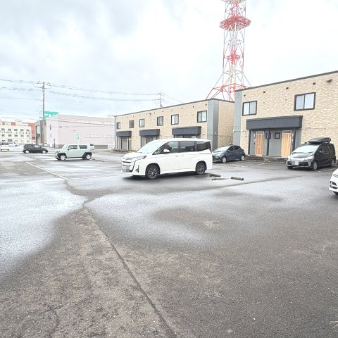 東町グレイスタウンＥの駐車場