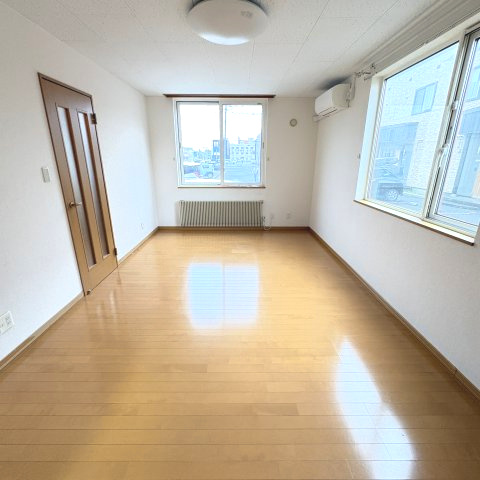 東町グレイスタウンＥの居間・リビング