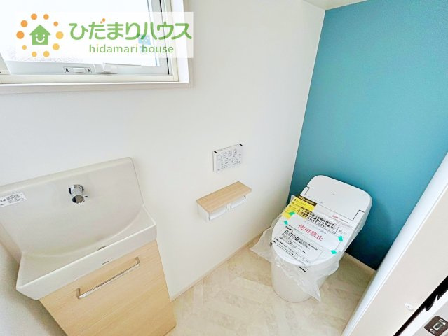 【トイレ】 | 土浦市おおつ野８丁目　中古戸建 | 温水洗浄便座ついてます(^^♪