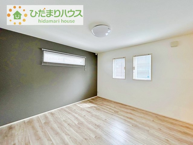 【寝室】 | 土浦市おおつ野８丁目　中古戸建 | 広めの主寝室は、ベッドの他にもパソコンデスクやドレッサーなども置けちゃいます(*^-^*)