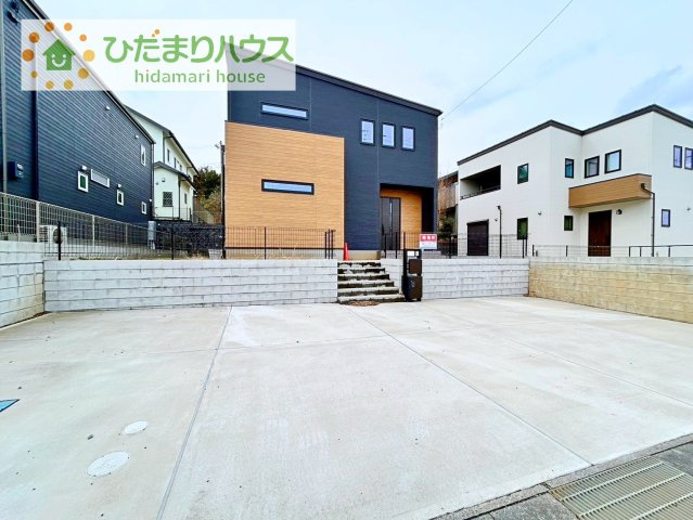 【駐車場】 | 土浦市おおつ野８丁目　中古戸建 | マイホームなら駐車場代がかかりません。しかも、自宅の駐車場で洗車ができます！今までコイン洗車に行っていた手間も省けて、節約にもつながります(^^♪