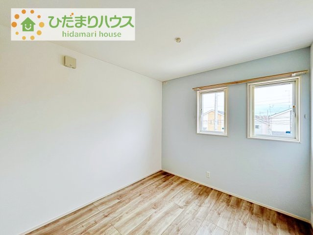 【洋室】 | 土浦市おおつ野８丁目　中古戸建 | 机にベットを置けば子供部屋の完成です！