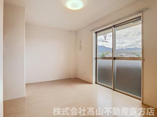 ラルーチェ　サンリッチの居間・リビング