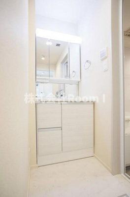 【洗面所】 | ＡＳＴＯＲＩＡ三国ケ丘・旭化成ヘーベルメゾンHEBEL HAUS | 忙しい朝には欠かせない洗面所です