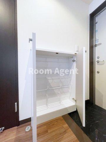 Creo堀田弐番館の玄関