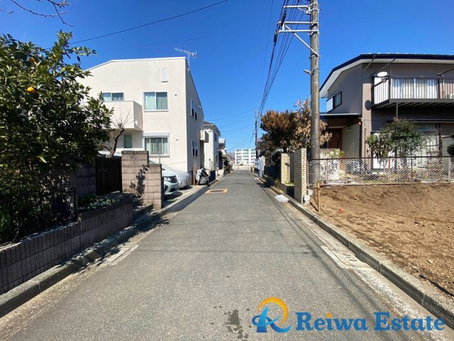 売地　茅ヶ崎市高田3丁目の前面道路含む現地写真