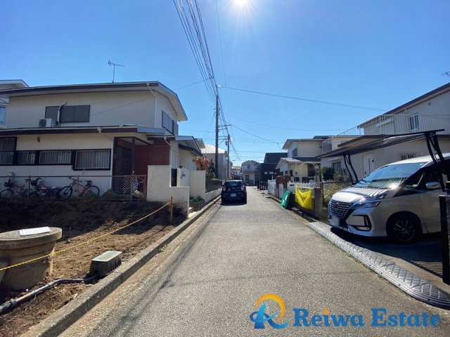 売地　茅ヶ崎市高田3丁目の前面道路含む現地写真