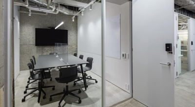 【内装】 | 12　SHINJUKU3CHOME | ミーティングルーム