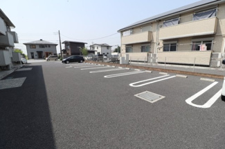 【駐車場】