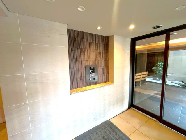 ◆ペット飼育可◆室内リフォーム済み◆叡電「一乗寺」駅徒歩７分◆南東角住戸◆プラウド京都白川通のエントランス|エントランス