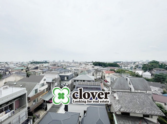 【展望】 | 眼前に広がる空の雄大さと、このお部屋の自慢の一つである「眺望」をご覧ください。毎日、この景色を独り占めできる新生活に夢が広がります。～即日のご見学可能～　お問合せはお気軽にどうぞ。