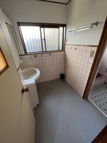 新屋敷貸家の洗面所