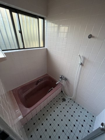 新屋敷貸家の浴室