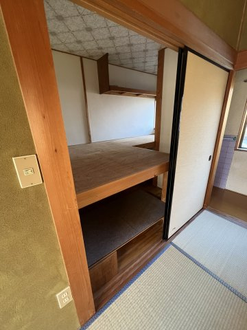 新屋敷貸家の収納