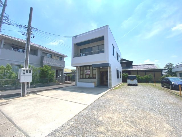 熊味町事務所店舗の駐車場