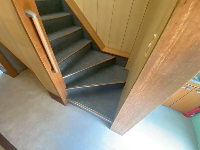 熊味町事務所店舗の内装