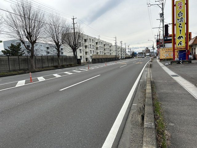 各務原市蘇原三柿野町の前面道路含む現地写真