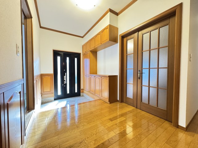 文京町三丁目中古住宅のエントランス|■玄関も広々しています！
