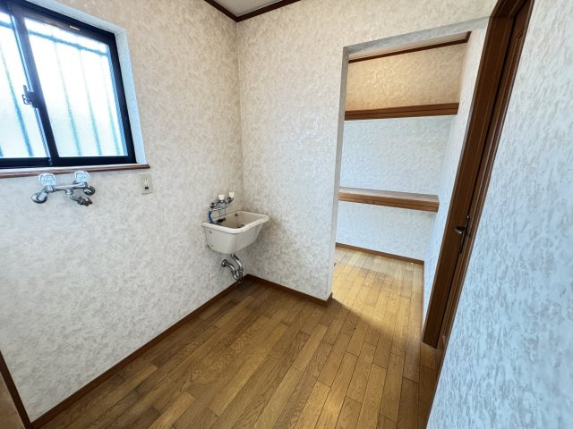 文京町三丁目中古住宅のランドリースペース|■脱衣場横のランドリースペース