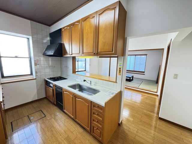 文京町三丁目中古住宅のキッチン|■対面式システムキッチン！