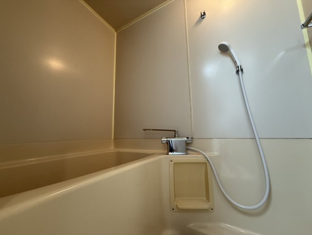 エナール高須の浴室