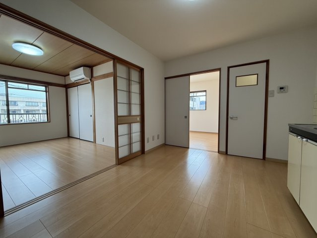 エナール高須の居間・リビング