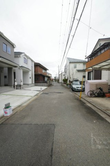 【前面道路含む現地写真】