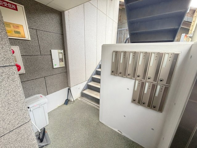 レッドウェル菅原のエントランス