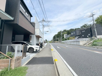 【前面道路含む現地写真】