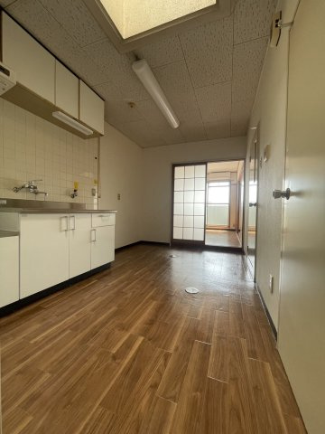 マサモト本社ビルの居間・リビング
