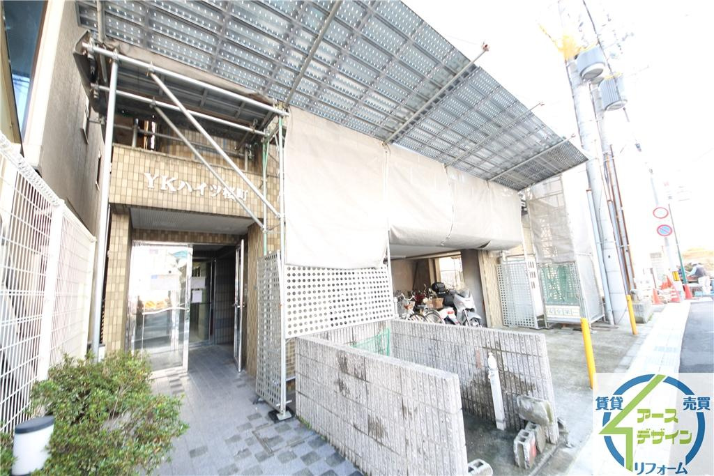 YKハイツ桜町のエントランス