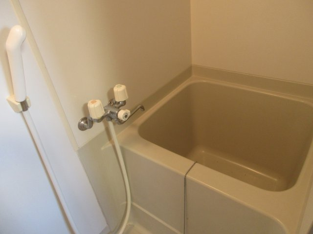 マンション朝霧1号館の浴室