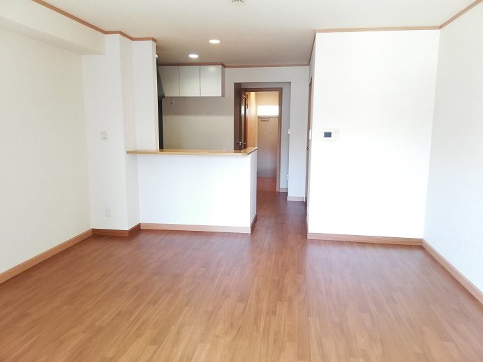 泉大津市助松町３丁目のハイツの居間・リビング|おしゃれな居間です